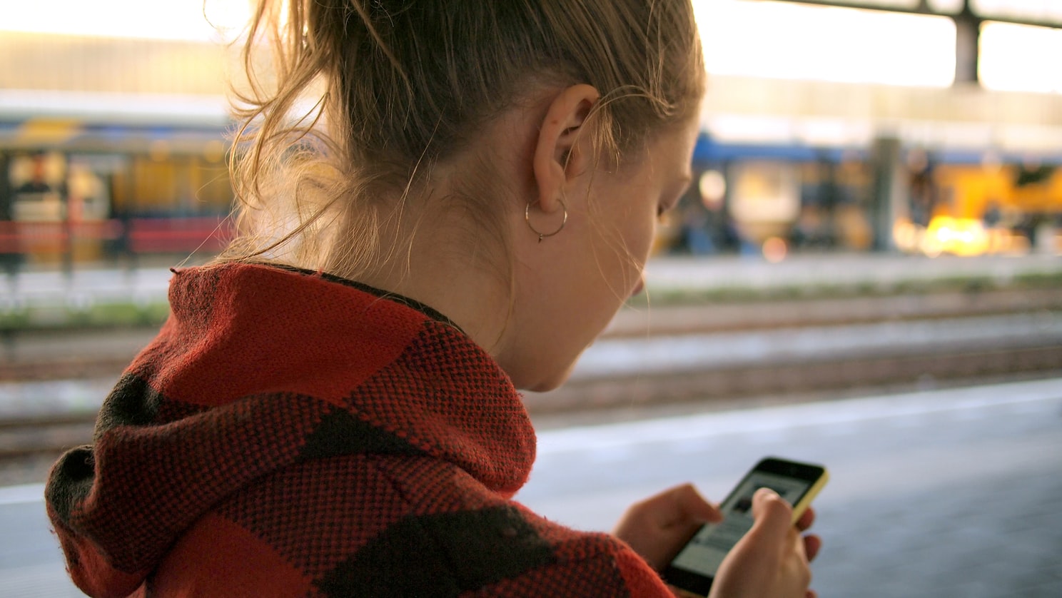 Une intérimaire connectée sur son compte My Pixid